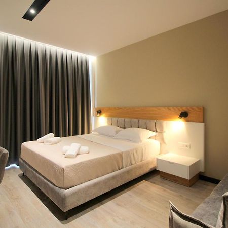 F&J Hotel Sarande Exterior photo