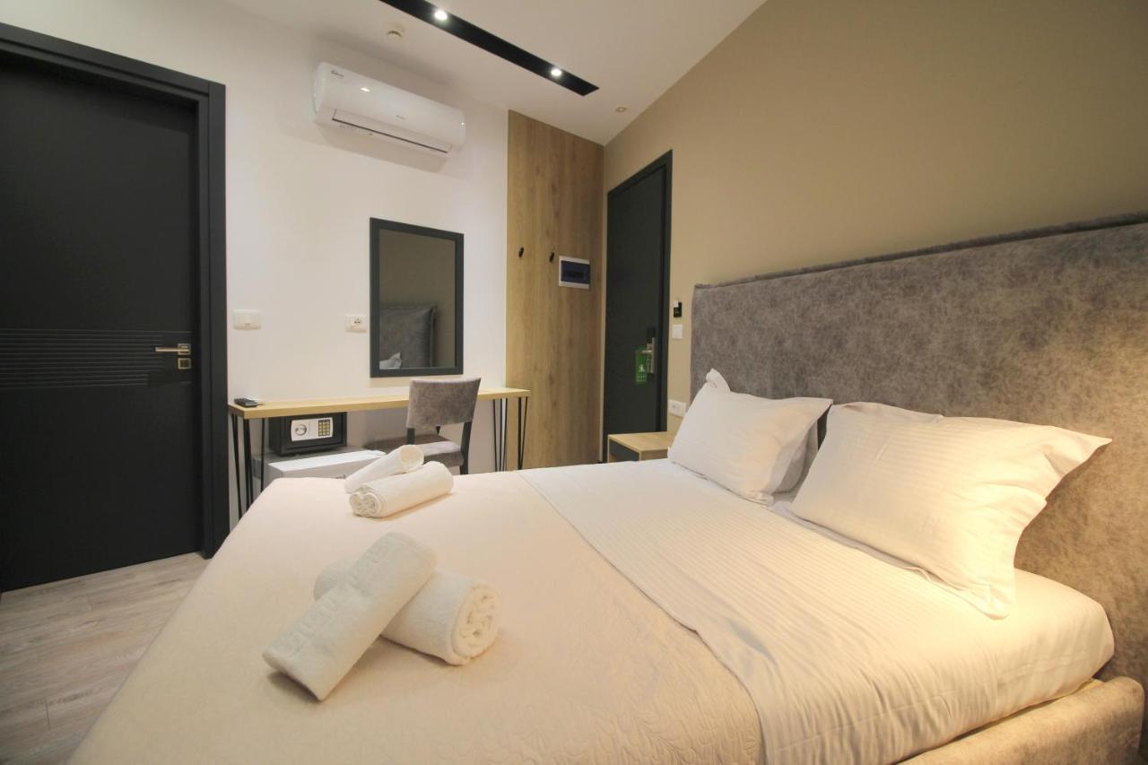 F&J Hotel Sarande Exterior photo