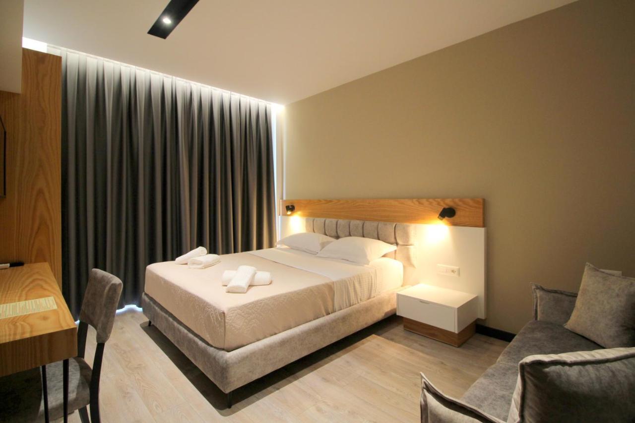 F&J Hotel Sarande Exterior photo